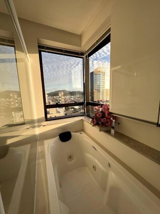 Apartamento No Centro, Com Vista Mar E Cristo Luz Balneário Camboriú Exteriör bild